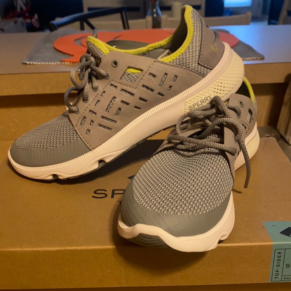 NWT Sperry shoes